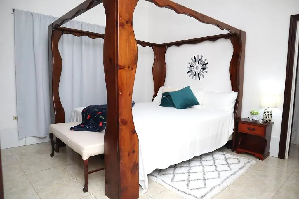 Mandeville Chateau 0*,  Jamaica
